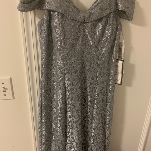 Grey dress - Picture 4 of 4